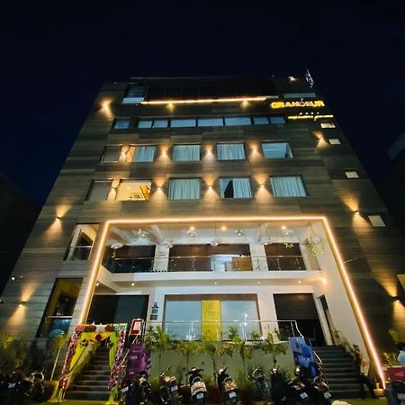 Hotel Ss Grandeur Lucknow Buitenkant foto