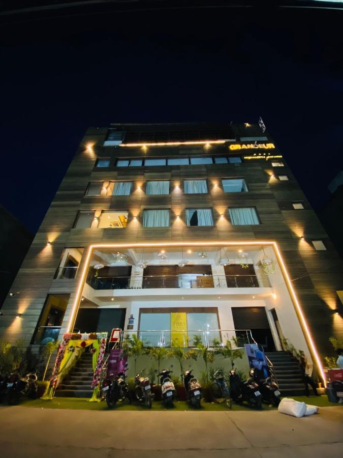 Hotel Ss Grandeur Lucknow Buitenkant foto