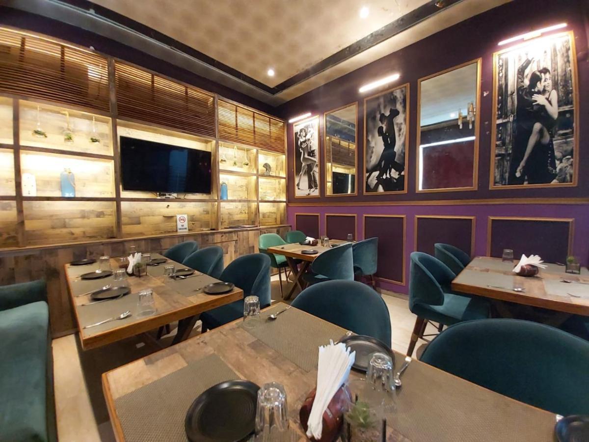 Hotel Ss Grandeur Lucknow Buitenkant foto